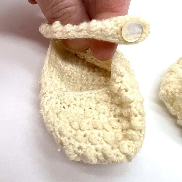 Crochet Baby Booties Newborn Infant 2 Pairs Ivory Handmade - Picture 6 of 9